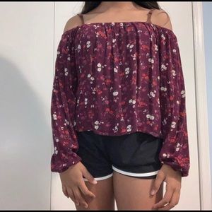 HOLLISTER OFF THE SHOULDER BLOUSE
